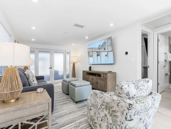 Beachside Vacation Retreat - Great Amenities